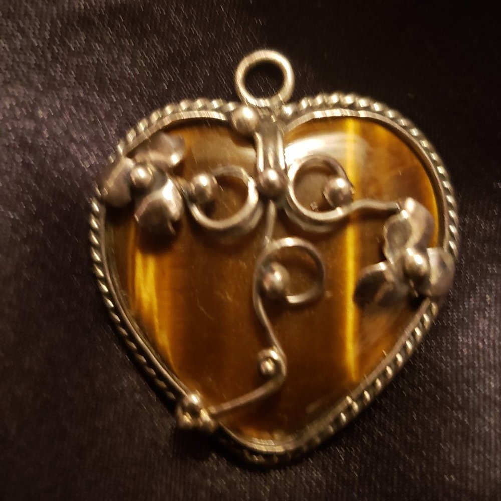 Heart pendant